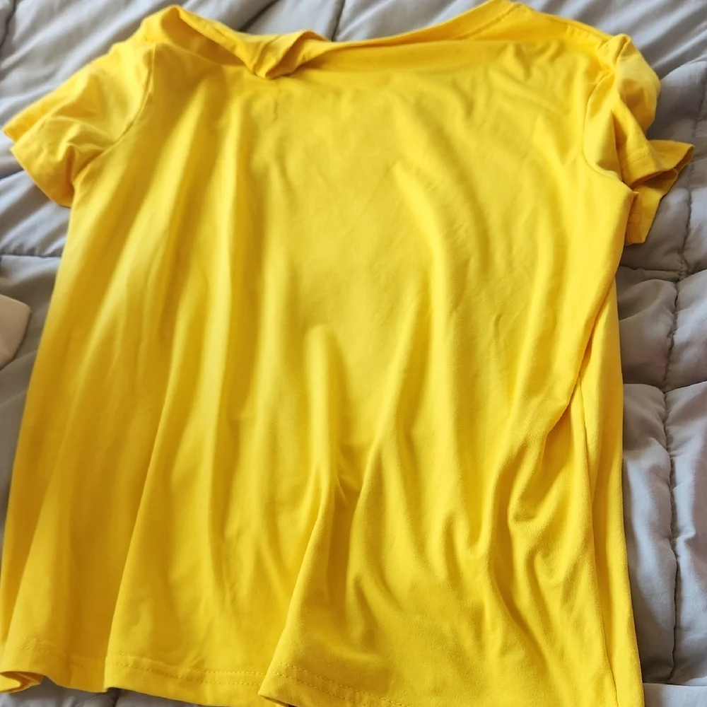Yellow Cat Graphic T-Shirt with Fish Design